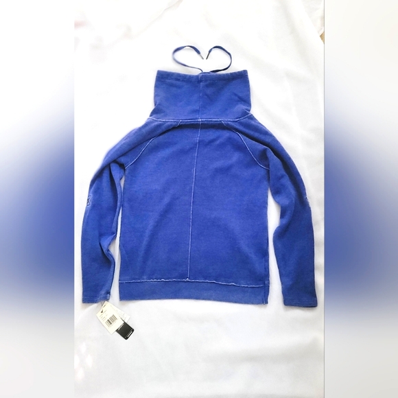 NWT! New York Giants NFL Women's Cozy Athleisure GameDay Sweater Size Small - Picture 9 of 10